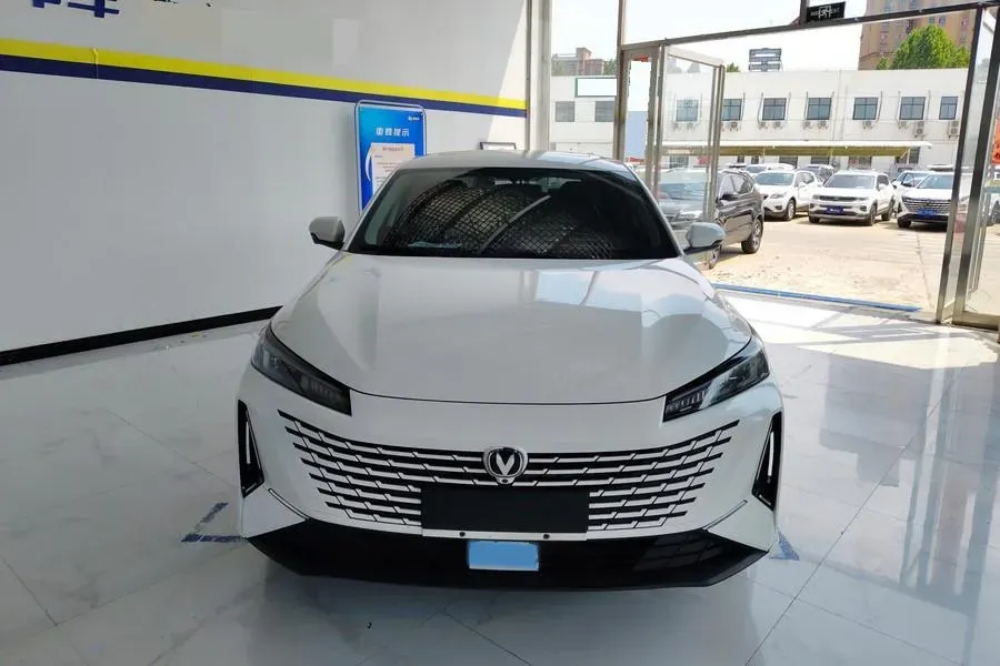 2023 ChangAn Lamore 1.5T 170HP L4 7DCT,autocango,china used car exporter,china ev exporter,chinese used car exporter,chinese used ev exporter