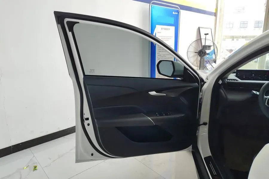 2023 ChangAn Lamore 1.5T 170HP L4 7DCT,autocango,china used car exporter,china ev exporter,chinese used car exporter,chinese used ev exporter