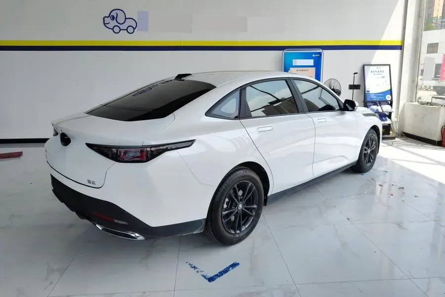 2023 ChangAn Lamore 1.5T 170HP L4 7DCT,autocango,china used car exporter,china ev exporter,chinese used car exporter,chinese used ev exporter