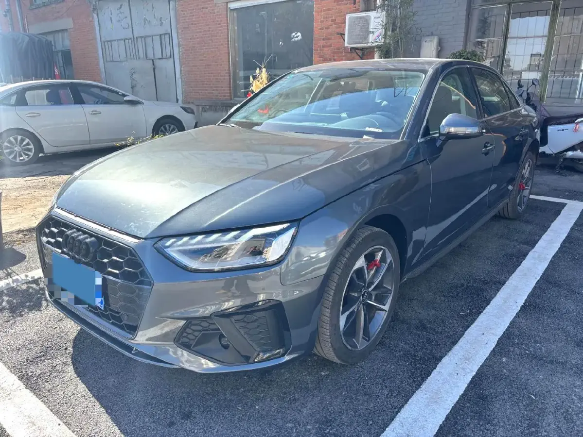 2024 Audi A4L 2.0T 190HP L4 7DCT