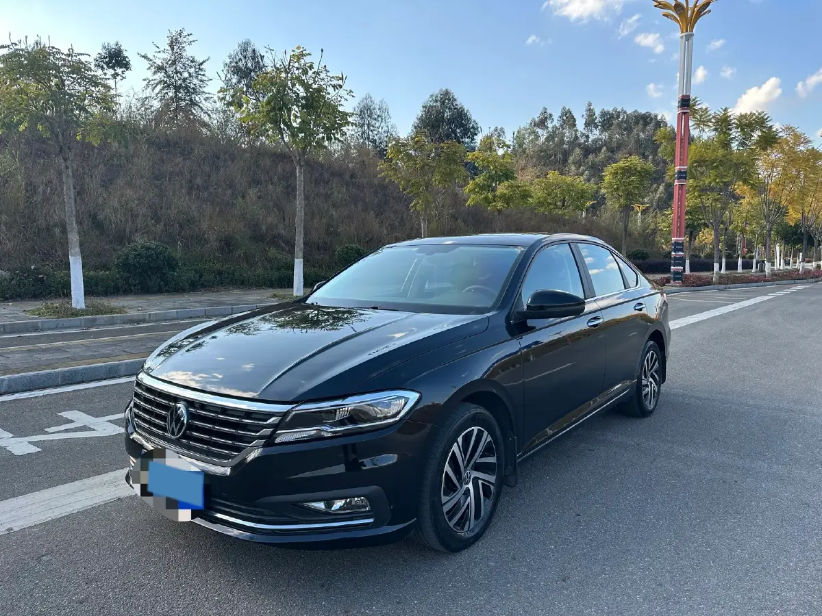 2022 Volkswagen Sagitar 1.2T 116HP L4 7DCT