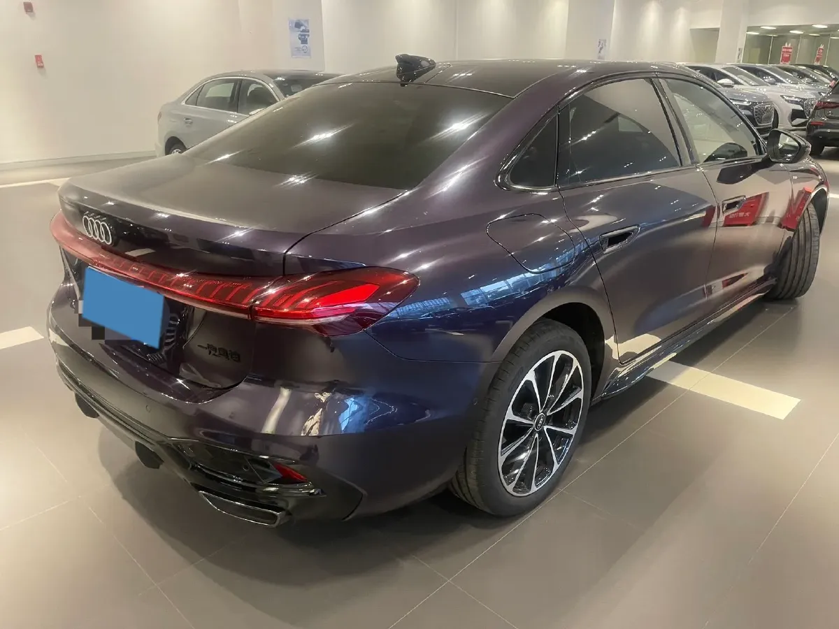 2026 Audi A5L 2.0T 204HP L4 7DCT,autocango,china used car exporter,china ev exporter,chinese used car exporter,chinese used ev exporter