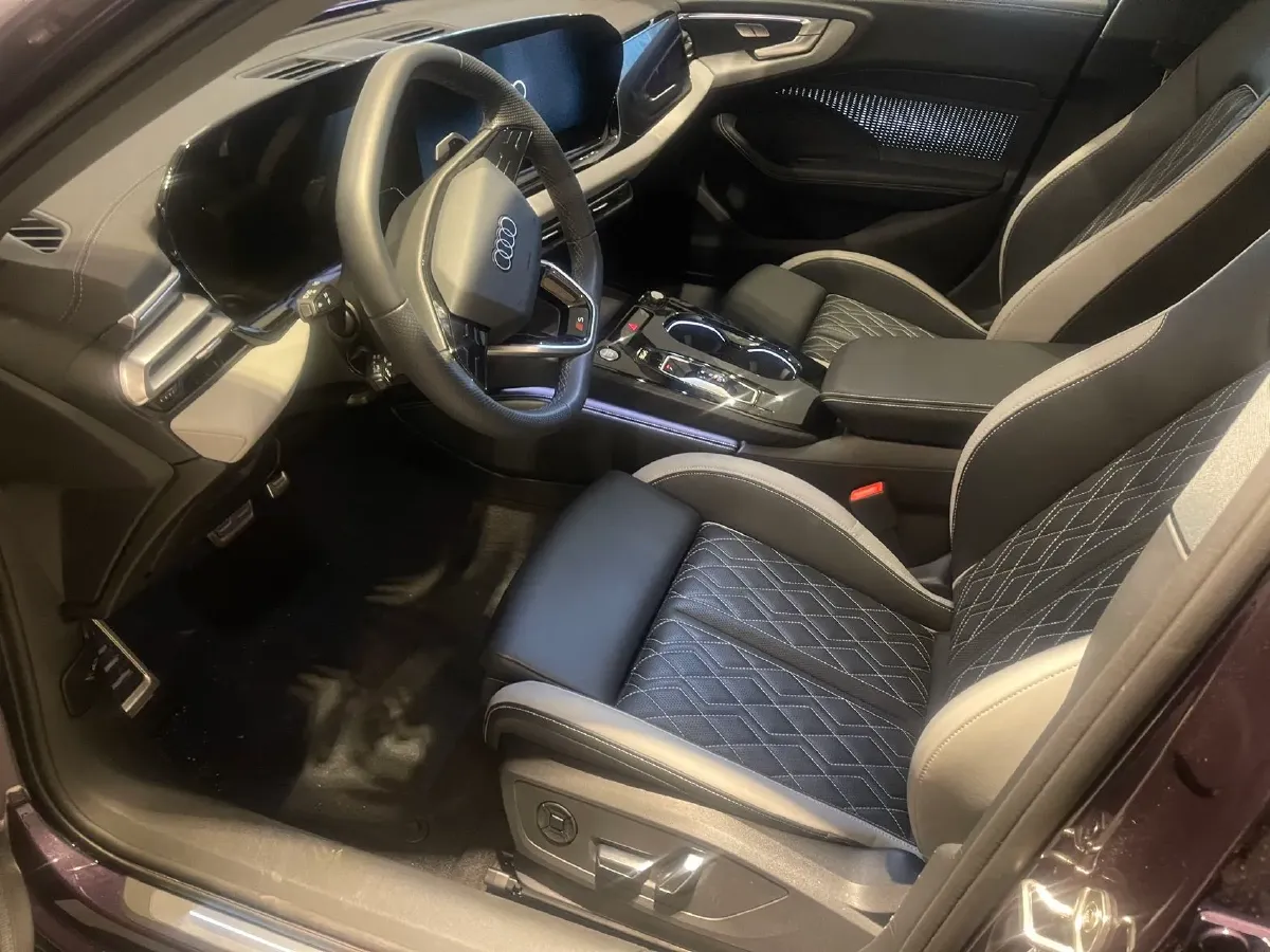 2026 Audi A5L 2.0T 204HP L4 7DCT,autocango,china used car exporter,china ev exporter,chinese used car exporter,chinese used ev exporter