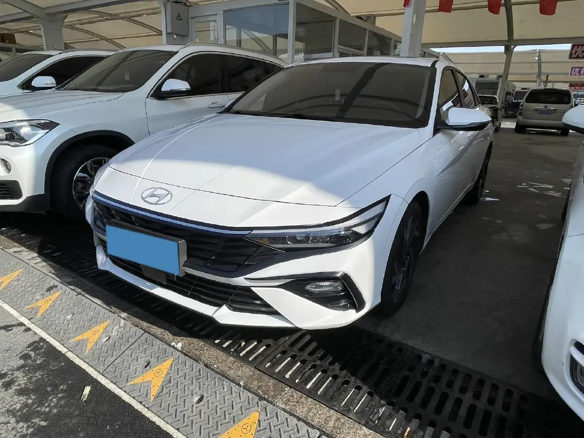 2023 Hyundai Elantra 1.5L 115HP L4 CVT