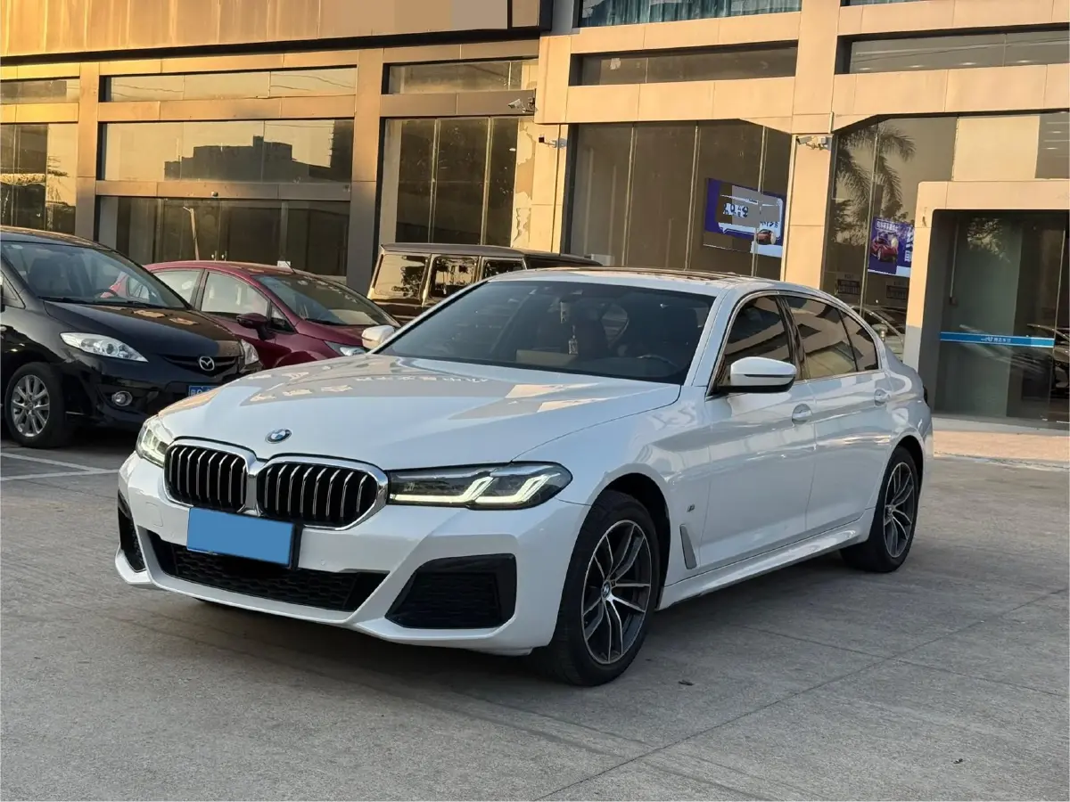 2022 BMW 5 Series 2.0T 184HP L4 8AT