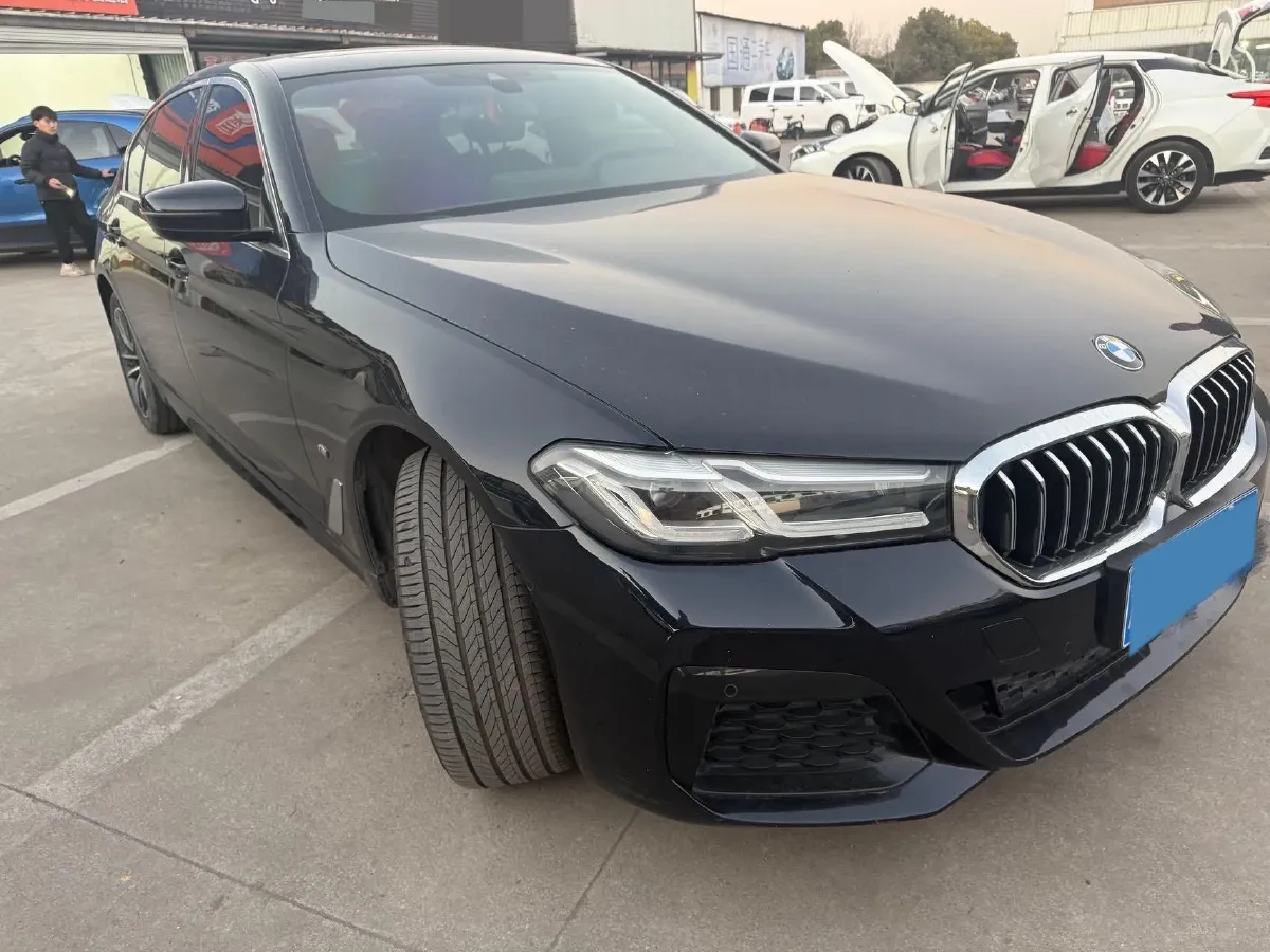 2022 BMW 5 Series 2.0T 184HP L4 8AT,autocango,china used car exporter,china ev exporter,chinese used car exporter,chinese used ev exporter