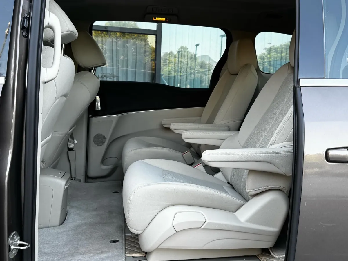 2022 Buick GL8 2.0T 237HP L4 9AT,autocango,china used car exporter,china ev exporter,chinese used car exporter,chinese used ev exporter