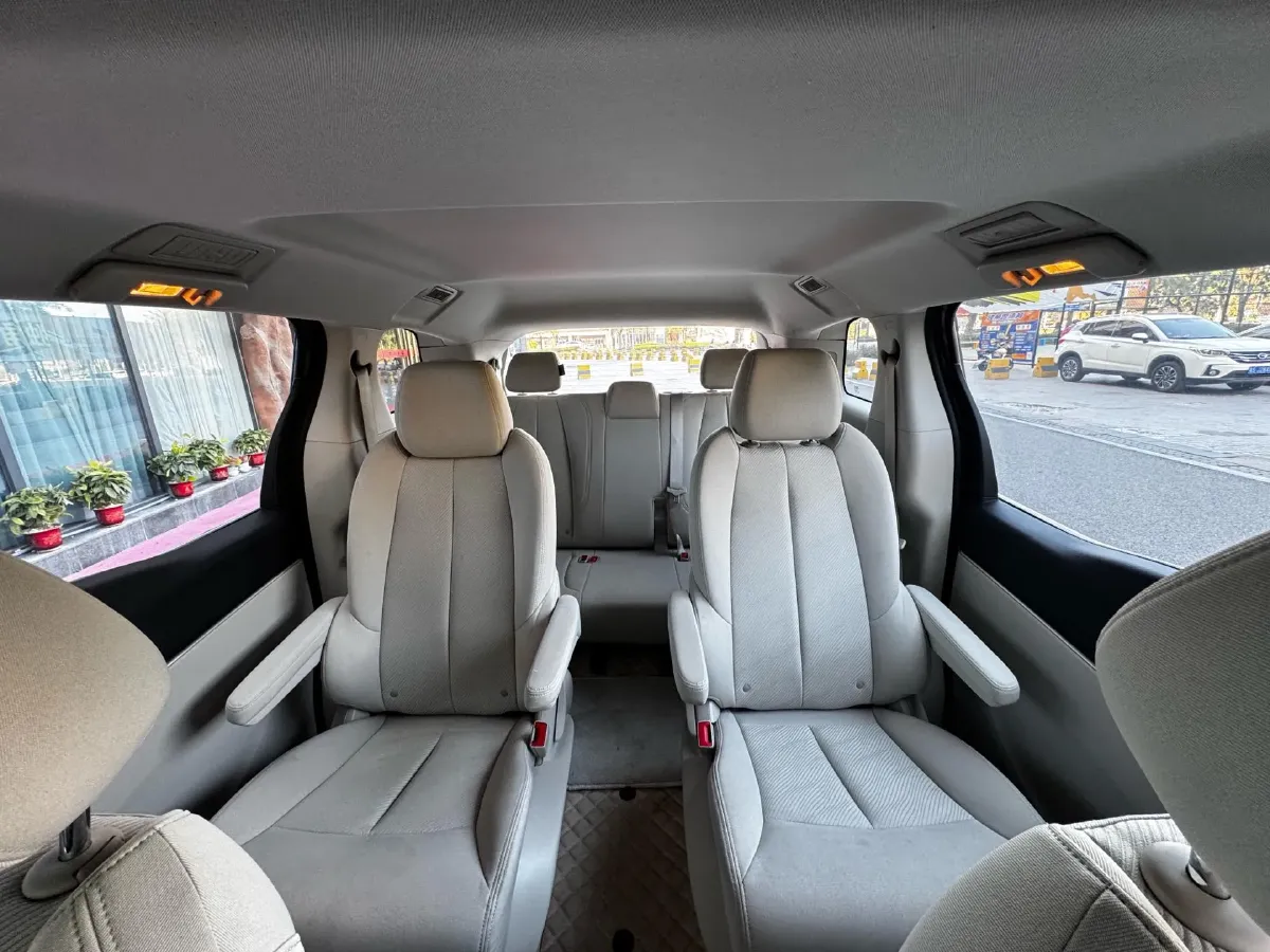 2022 Buick GL8 2.0T 237HP L4 9AT,autocango,china used car exporter,china ev exporter,chinese used car exporter,chinese used ev exporter