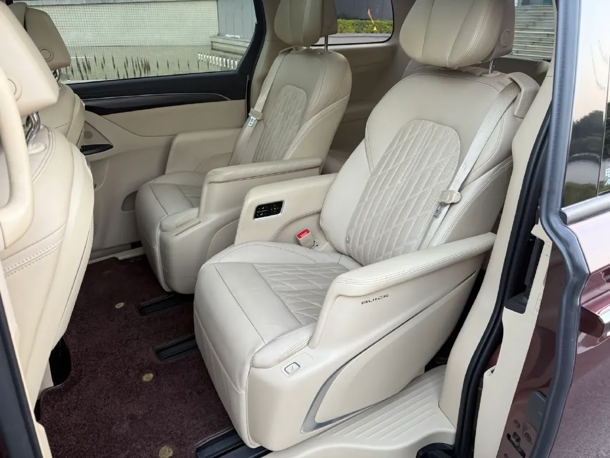 2022 Buick GL8 2.0T 237HP L4 9AT,autocango,china used car exporter,china ev exporter,chinese used car exporter,chinese used ev exporter