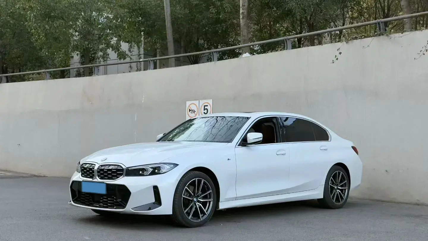 2025 BMW 3 Series 2.0T 184HP L4 8AT