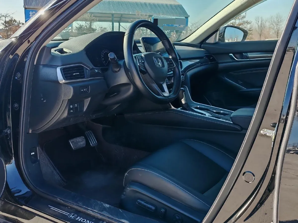 2022 Honda Accord 1.5T 194HP L4 CVT,autocango,china used car exporter,china ev exporter,chinese used car exporter,chinese used ev exporter