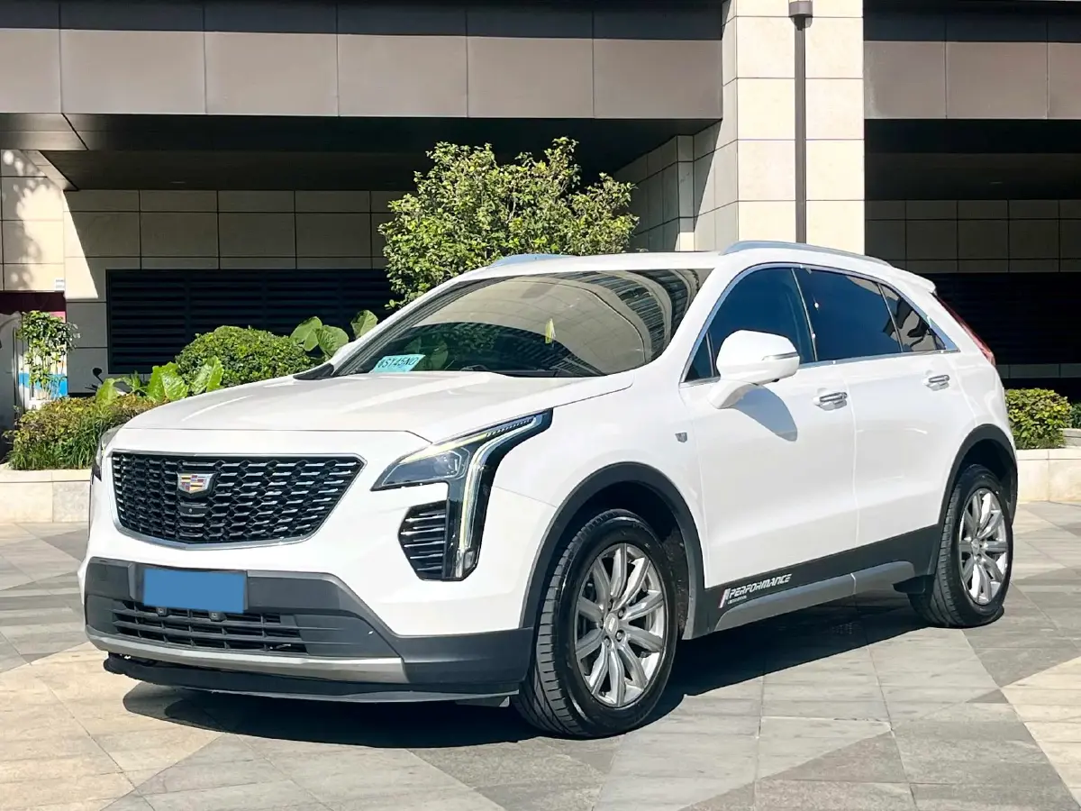 2020 Cadillac XT4 2.0T 241HP L4 9AT