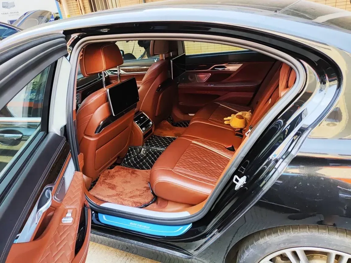 2019 BMW 7 Series 3.0T 340HP L6 8AT,autocango,china used car exporter,china ev exporter,chinese used car exporter,chinese used ev exporter