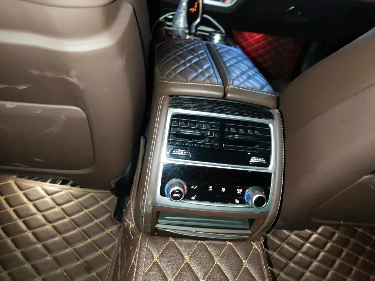 2019 BMW 7 Series 3.0T 340HP L6 8AT,autocango,china used car exporter,china ev exporter,chinese used car exporter,chinese used ev exporter