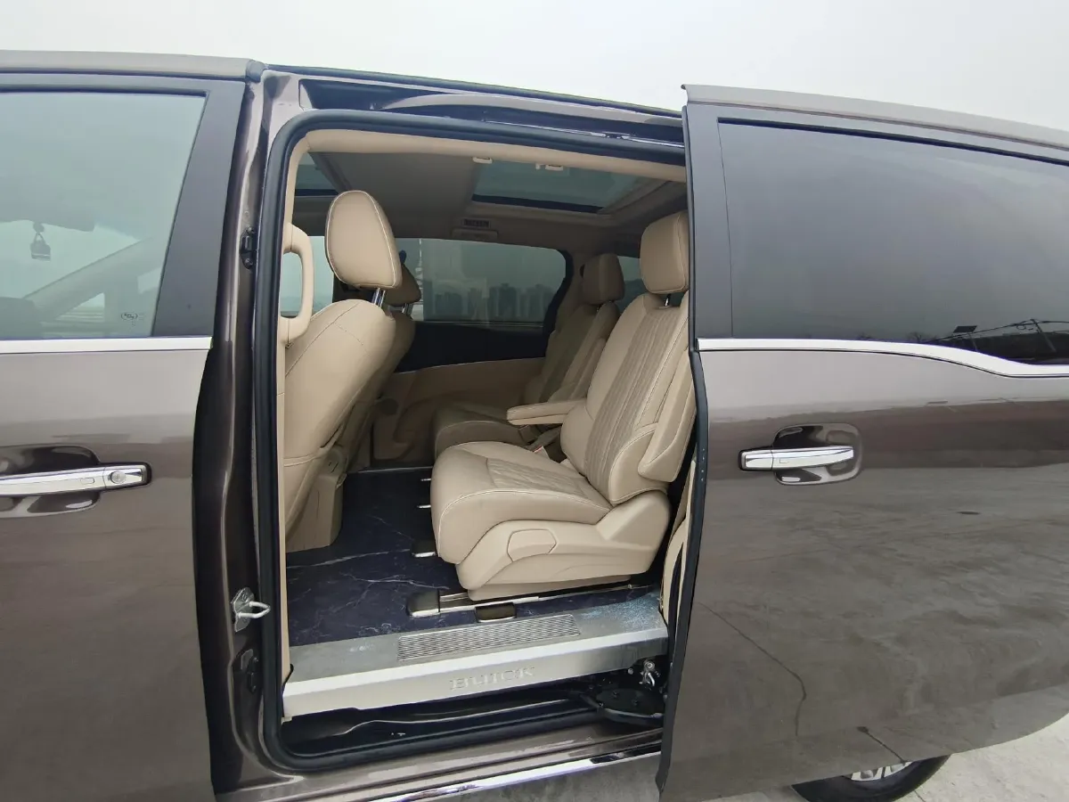 2023 Buick GL8 2.0T 237HP L4 9AT,autocango,china used car exporter,china ev exporter,chinese used car exporter,chinese used ev exporter