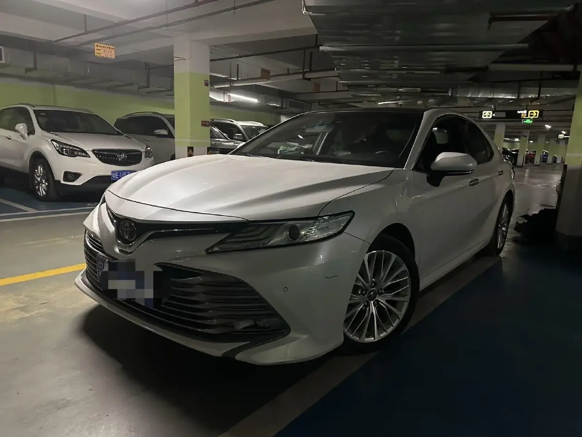 2019 Toyota Camry 2.5L 209HP L4 8AT