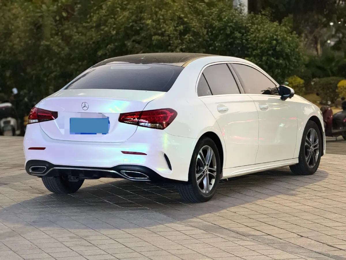 2021 Mercedes-Benz A Class 1.3T 136HP L4 7DCT,autocango,china used car exporter,china ev exporter,chinese used car exporter,chinese used ev exporter