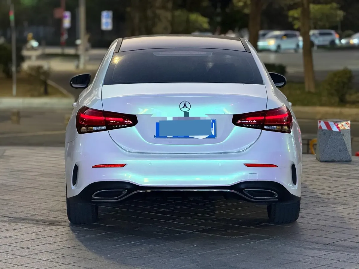 2021 Mercedes-Benz A Class 1.3T 136HP L4 7DCT,autocango,china used car exporter,china ev exporter,chinese used car exporter,chinese used ev exporter