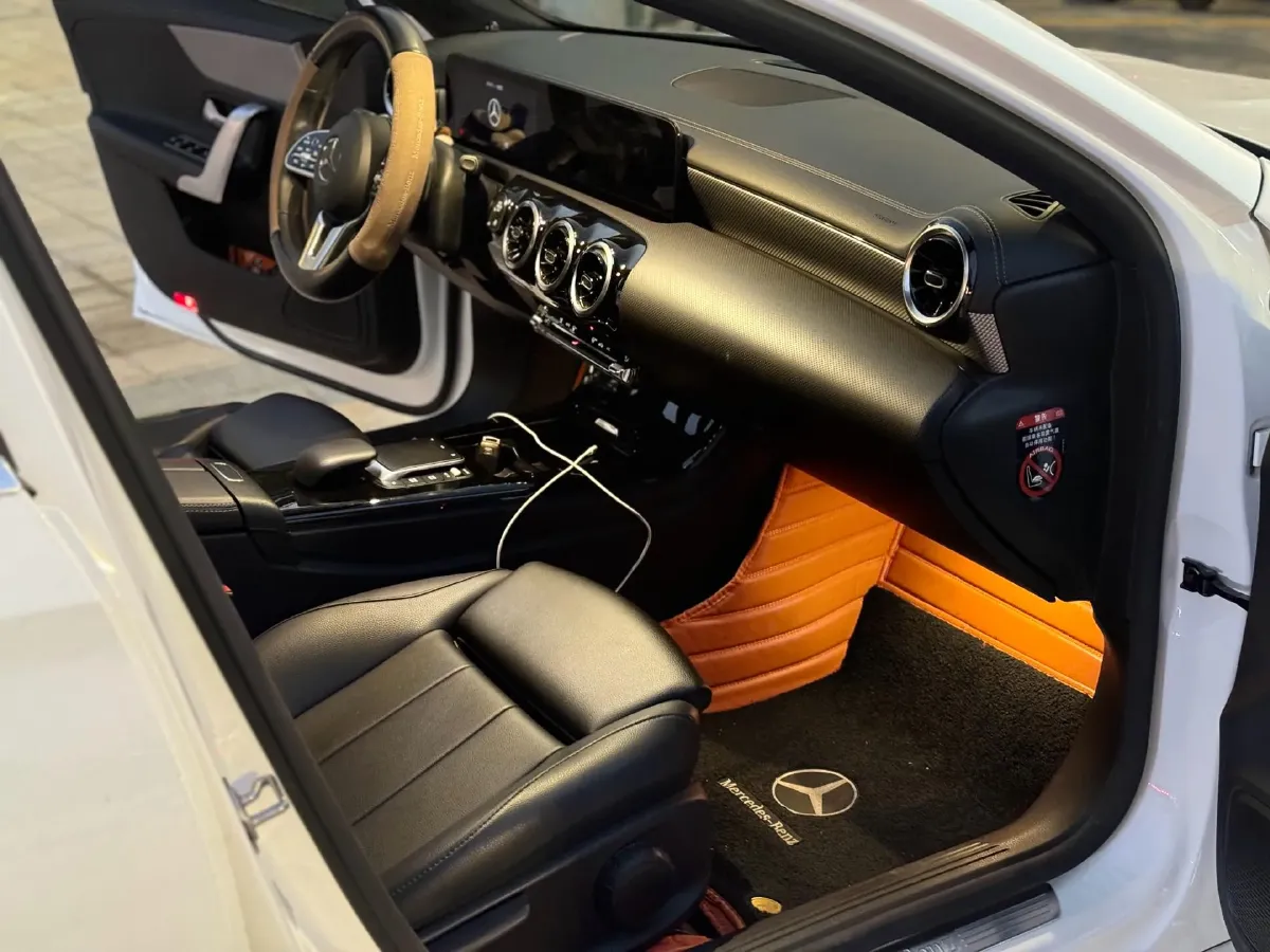 2021 Mercedes-Benz A Class 1.3T 136HP L4 7DCT,autocango,china used car exporter,china ev exporter,chinese used car exporter,chinese used ev exporter