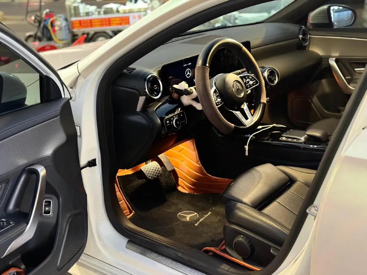 2021 Mercedes-Benz A Class 1.3T 136HP L4 7DCT,autocango,china used car exporter,china ev exporter,chinese used car exporter,chinese used ev exporter