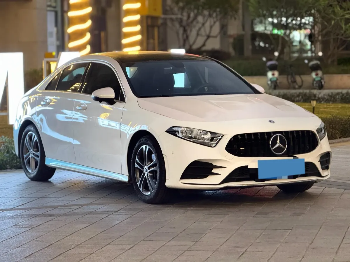 2021 Mercedes-Benz A Class 1.3T 136HP L4 7DCT,autocango,china used car exporter,china ev exporter,chinese used car exporter,chinese used ev exporter