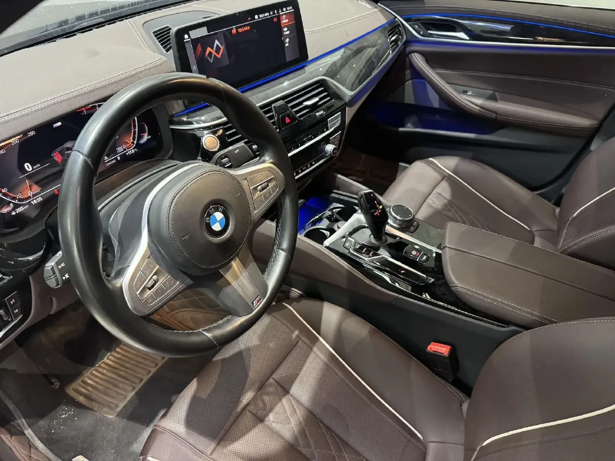 2022 BMW 5 Series 2.0T 184HP L4 8AT,autocango,china used car exporter,china ev exporter,chinese used car exporter,chinese used ev exporter