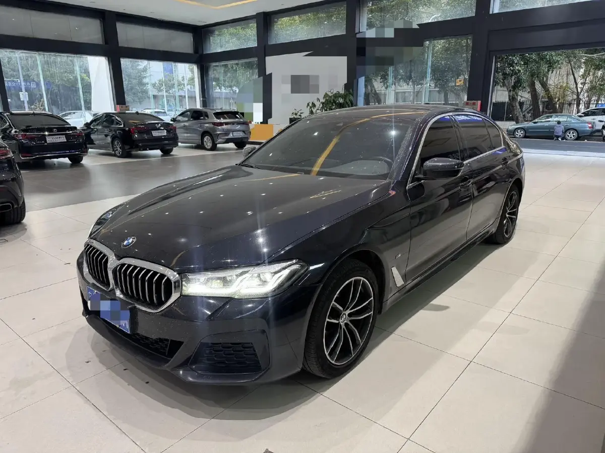 2022 BMW 5 Series 2.0T 184HP L4 8AT