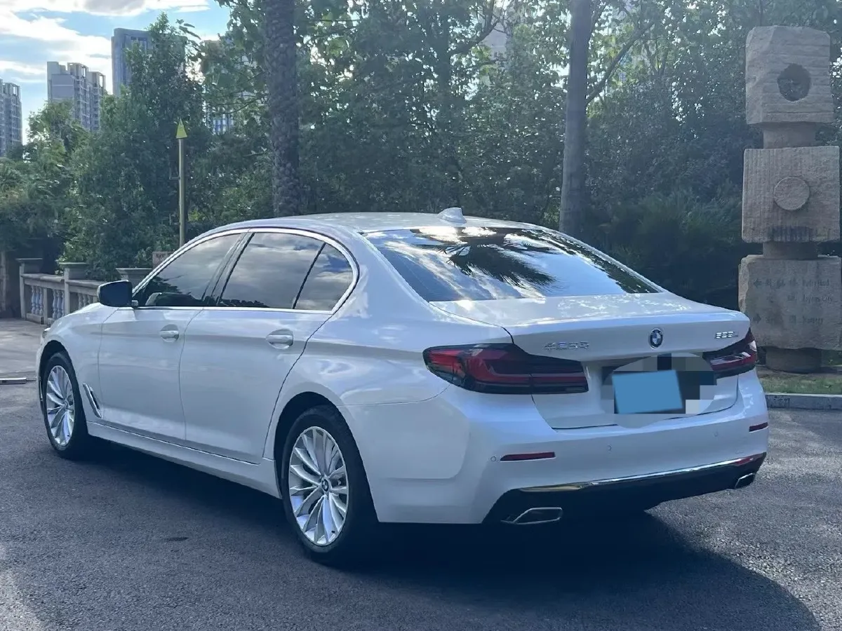 2022 BMW 5 Series 2.0T 184HP L4 8AT,autocango,china used car exporter,china ev exporter,chinese used car exporter,chinese used ev exporter