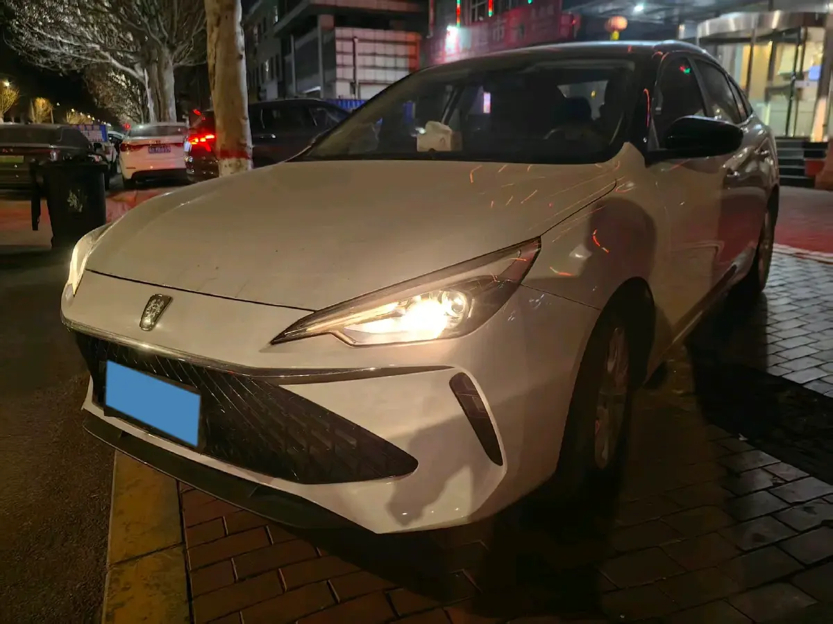 2023 Roewe i5 1.5L 129HP L4 5MT