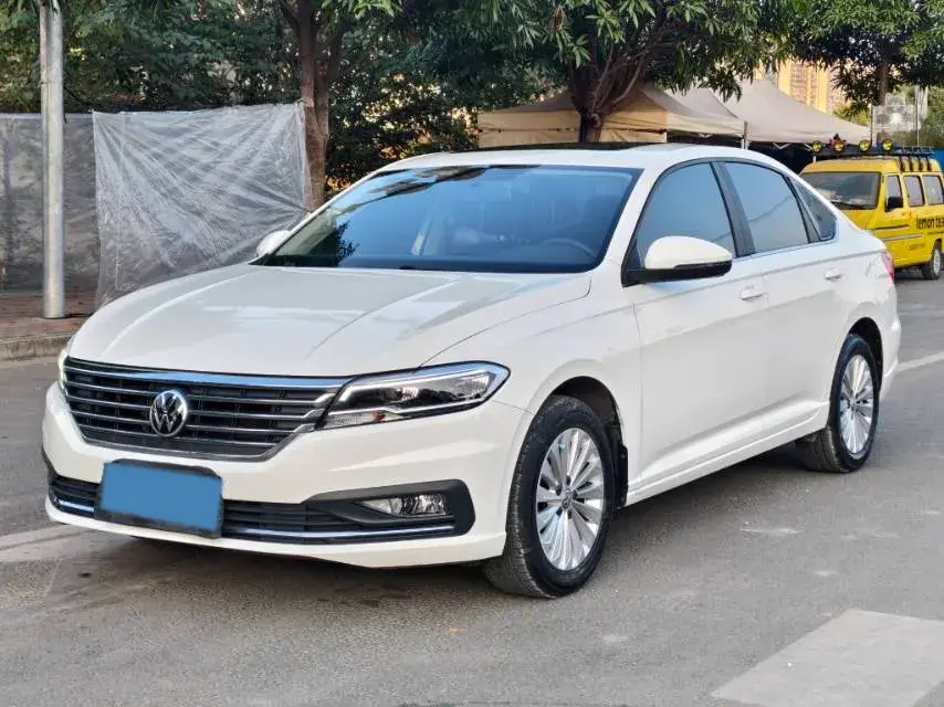 2019 Volkswagen Sagitar 1.2T 116HP L4 7DCT