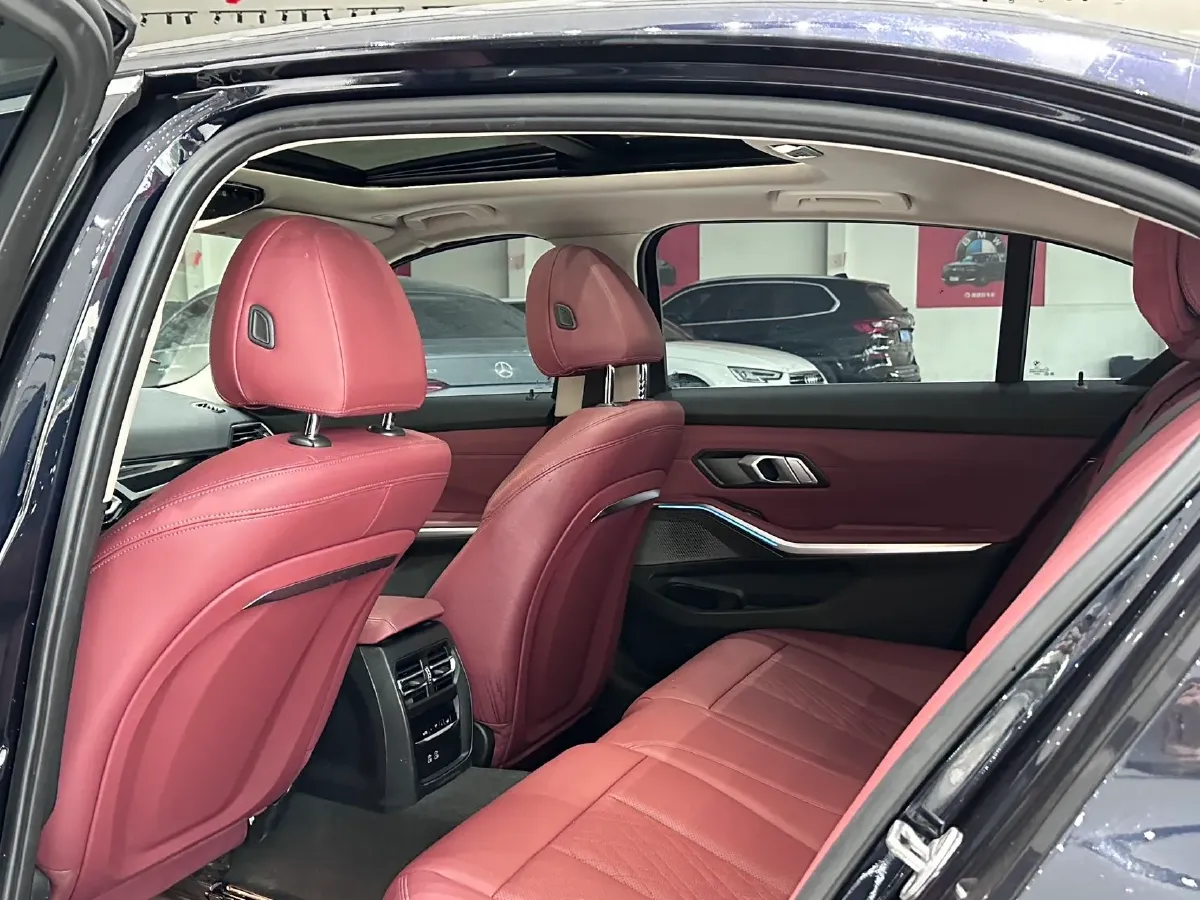 2023 BMW 3 Series 2.0T 184HP L4 8AT,autocango,china used car exporter,china ev exporter,chinese used car exporter,chinese used ev exporter