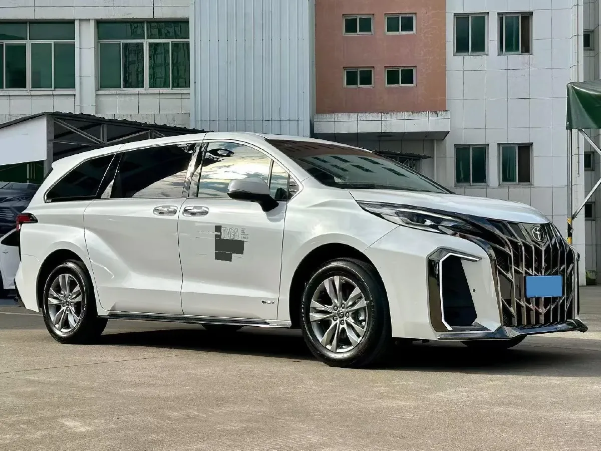2024 Toyota Sienna 2.5L 189HP L4 E-CVT Hybrid,autocango,china used car exporter,china ev exporter,chinese used car exporter,chinese used ev exporter