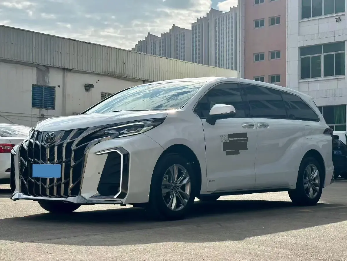 2024 Toyota Sienna 2.5L 189HP L4 E-CVT Hybrid