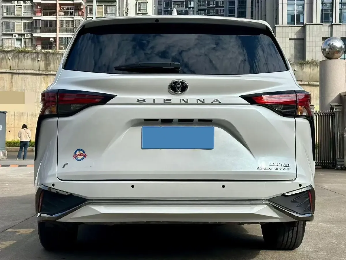 2024 Toyota Sienna 2.5L 189HP L4 E-CVT Hybrid,autocango,china used car exporter,china ev exporter,chinese used car exporter,chinese used ev exporter