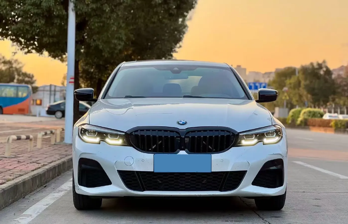 2021 BMW 3 Series 2.0T 184HP L4 8AT,autocango,china used car exporter,china ev exporter,chinese used car exporter,chinese used ev exporter