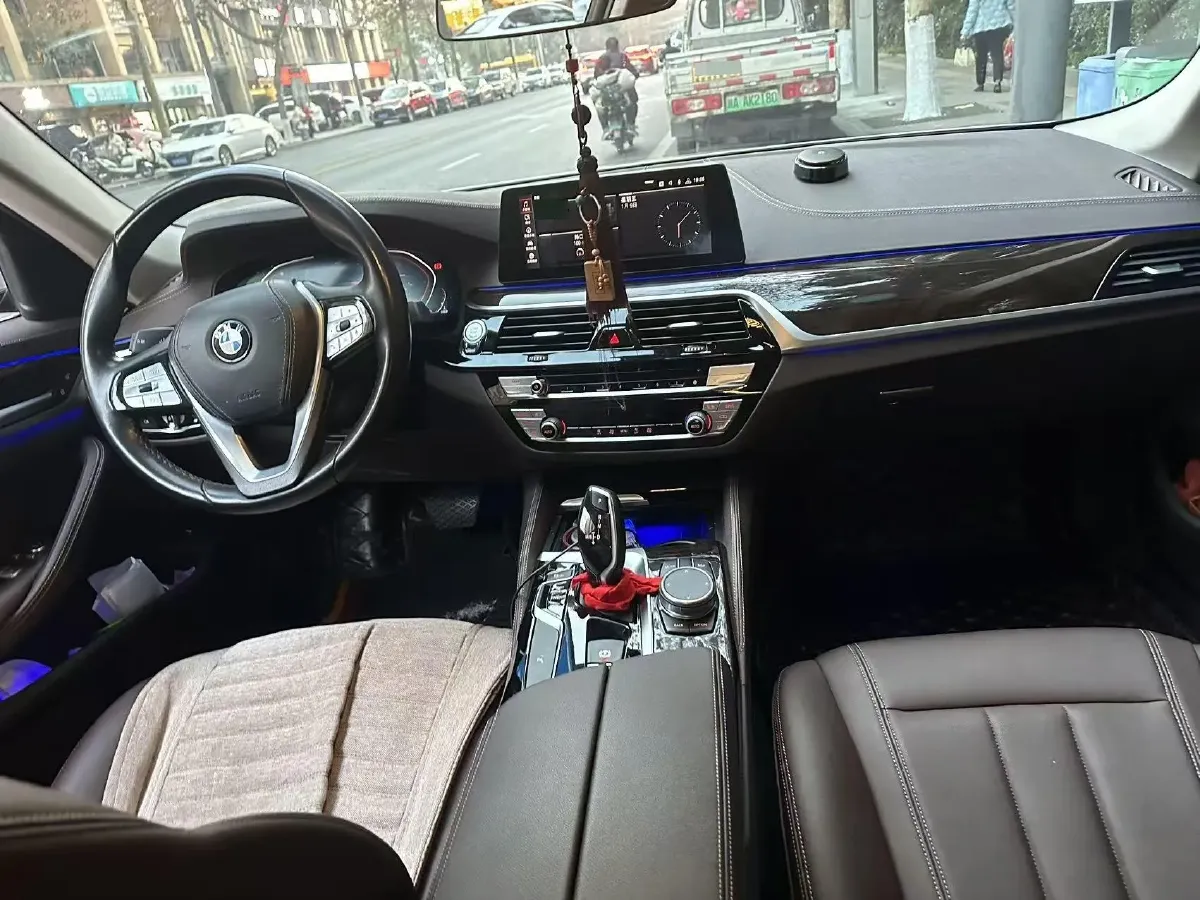 2020 BMW 5 Series 2.0T 184HP L4 8AT,autocango,china used car exporter,china ev exporter,chinese used car exporter,chinese used ev exporter