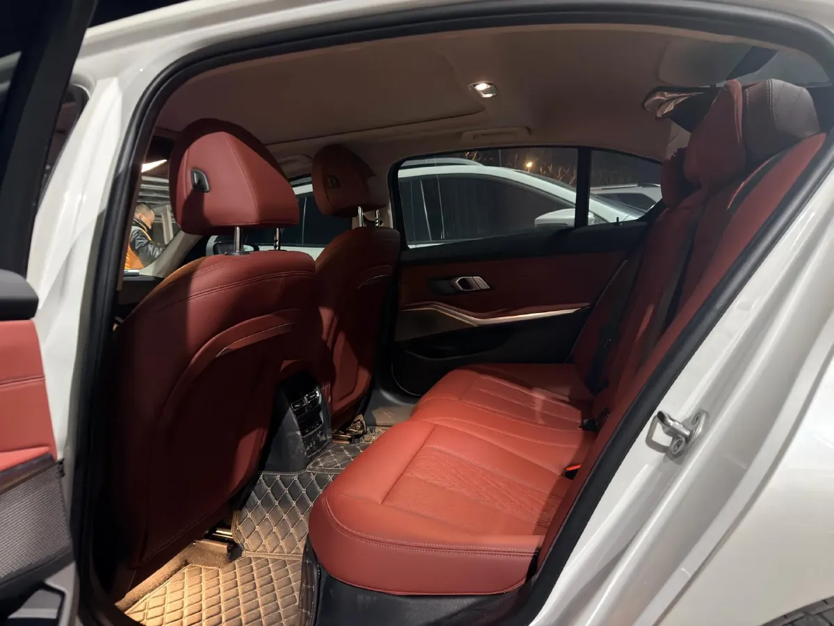 2023 BMW 3 Series 2.0T 156HP L4 8AT,autocango,china used car exporter,china ev exporter,chinese used car exporter,chinese used ev exporter