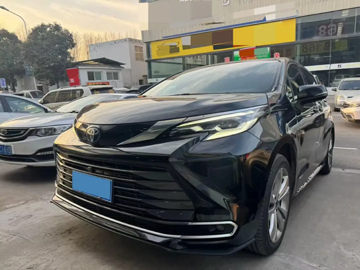 2023 Toyota Sienna 2.5L 189HP L4 E-CVT Hybrid