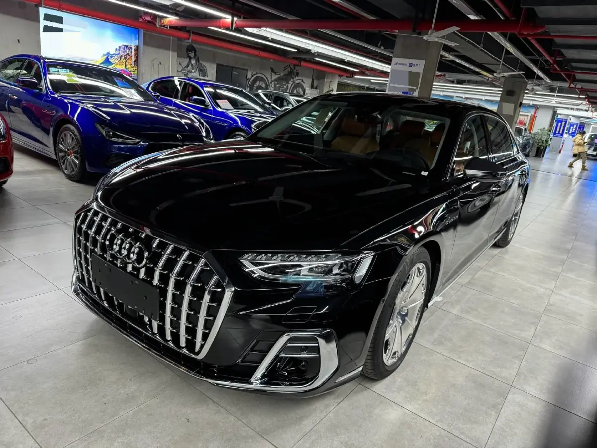 2025 Audi A8 3.0T 340HP V6 8AT