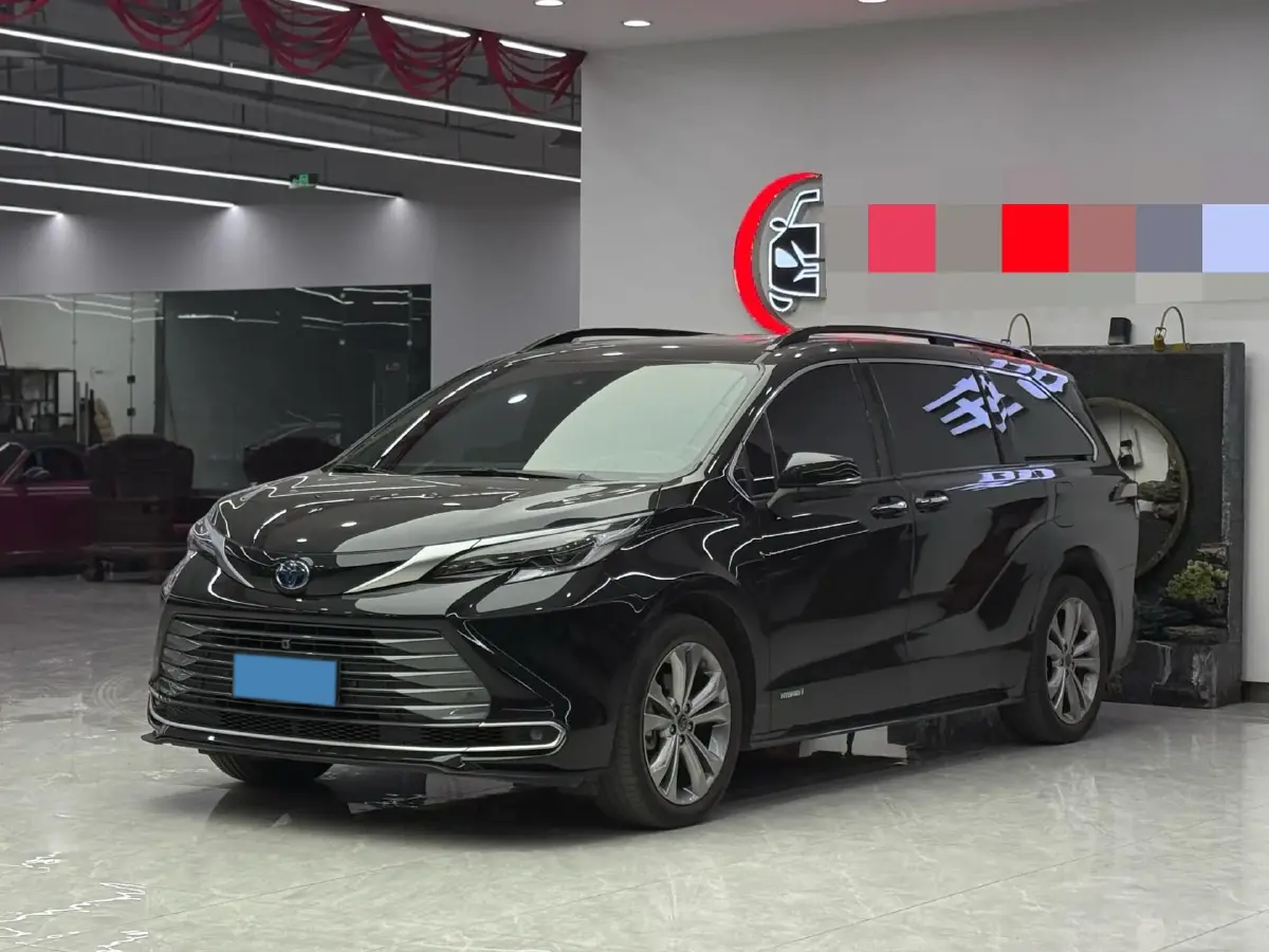 2023 Toyota Sienna 2.5L 189HP L4 E-CVT Hybrid