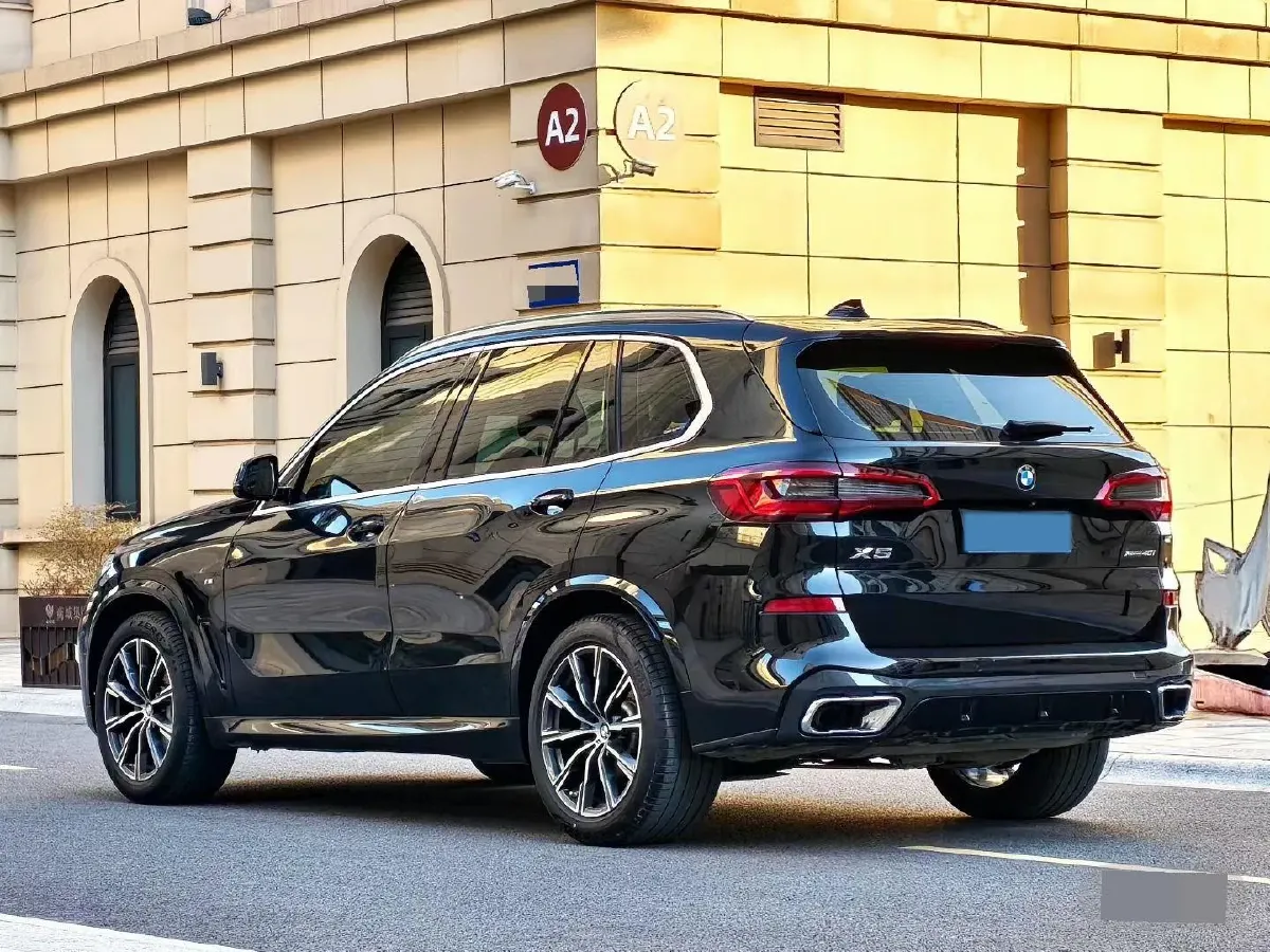 2020 BMW X5 3.0T 340HP L6 8AT,autocango,china used car exporter,china ev exporter,chinese used car exporter,chinese used ev exporter