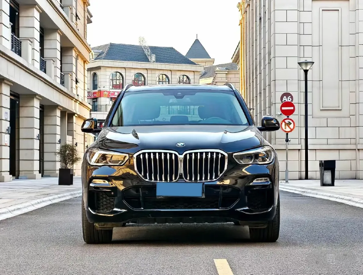 2020 BMW X5 3.0T 340HP L6 8AT,autocango,china used car exporter,china ev exporter,chinese used car exporter,chinese used ev exporter