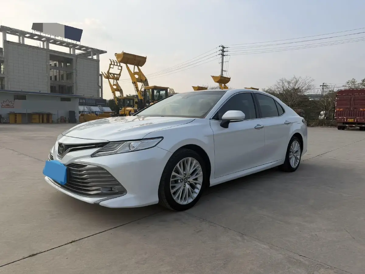 2019 Toyota Camry 2.5L 209HP L4 8AT