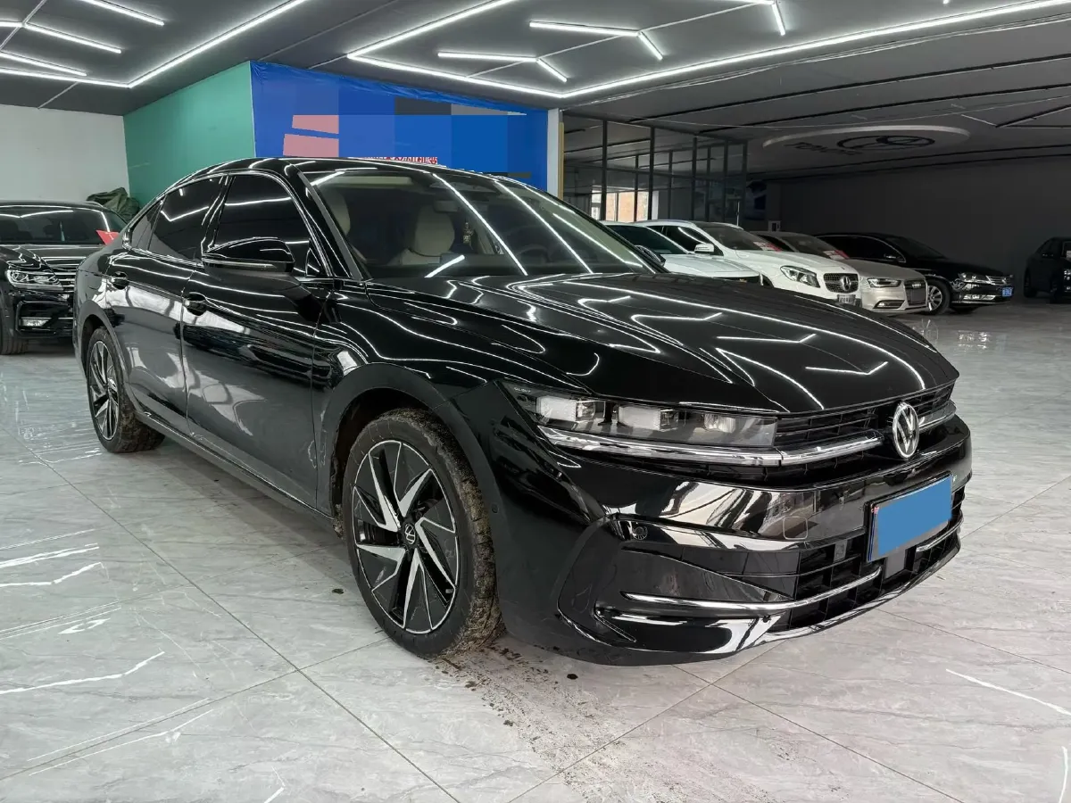 2024 Volkswagen Magotan 2.0T 220HP L4 7DCT,autocango,china used car exporter,china ev exporter,chinese used car exporter,chinese used ev exporter