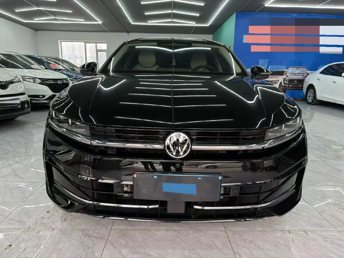 2024 Volkswagen Magotan 2.0T 220HP L4 7DCT,autocango,china used car exporter,china ev exporter,chinese used car exporter,chinese used ev exporter