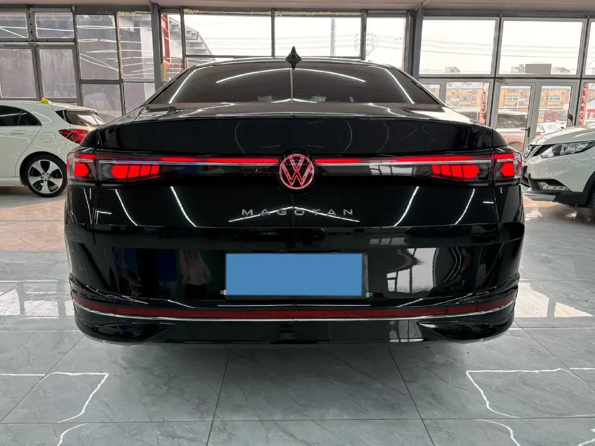 2024 Volkswagen Magotan 2.0T 220HP L4 7DCT,autocango,china used car exporter,china ev exporter,chinese used car exporter,chinese used ev exporter
