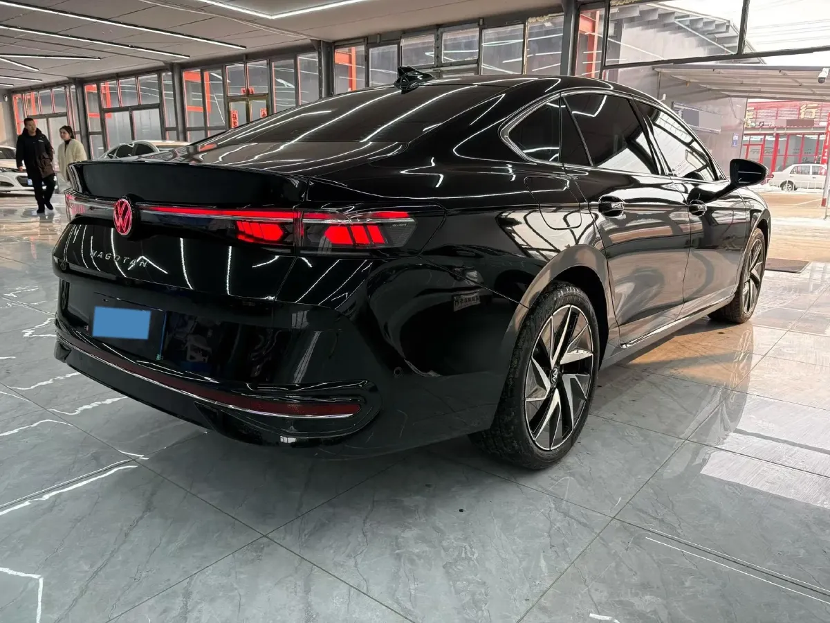 2024 Volkswagen Magotan 2.0T 220HP L4 7DCT,autocango,china used car exporter,china ev exporter,chinese used car exporter,chinese used ev exporter