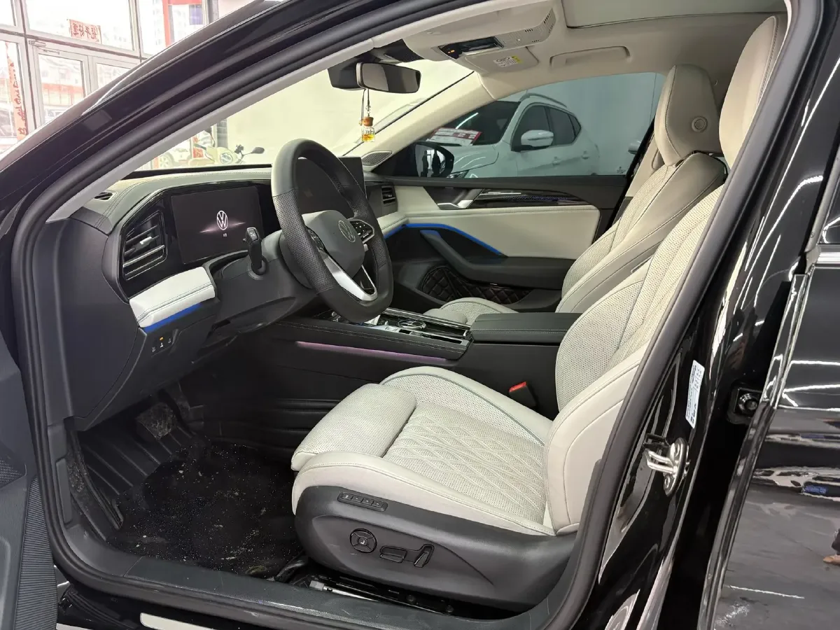 2024 Volkswagen Magotan 2.0T 220HP L4 7DCT,autocango,china used car exporter,china ev exporter,chinese used car exporter,chinese used ev exporter