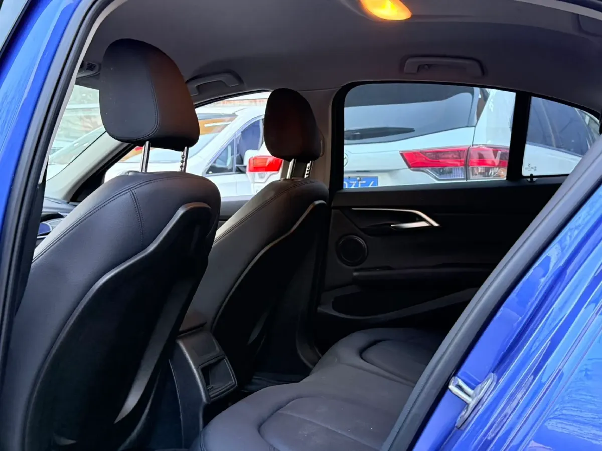 2020 BMW 1 Series 1.5T 140HP L3 7DCT,autocango,china used car exporter,china ev exporter,chinese used car exporter,chinese used ev exporter