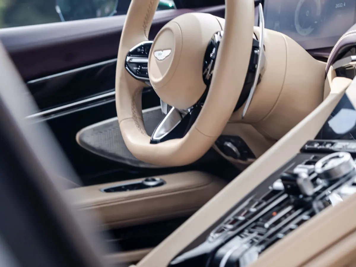 2023 Aston Martin DB12 4.0T 680HP V8 8AT,autocango,china used car exporter,china ev exporter,chinese used car exporter,chinese used ev exporter